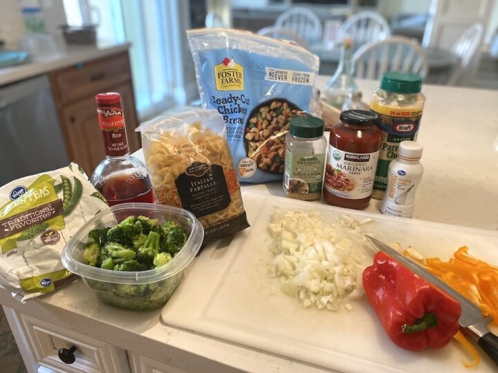 Ingredients to make Chicken and broccoli pasta with rosa sauce