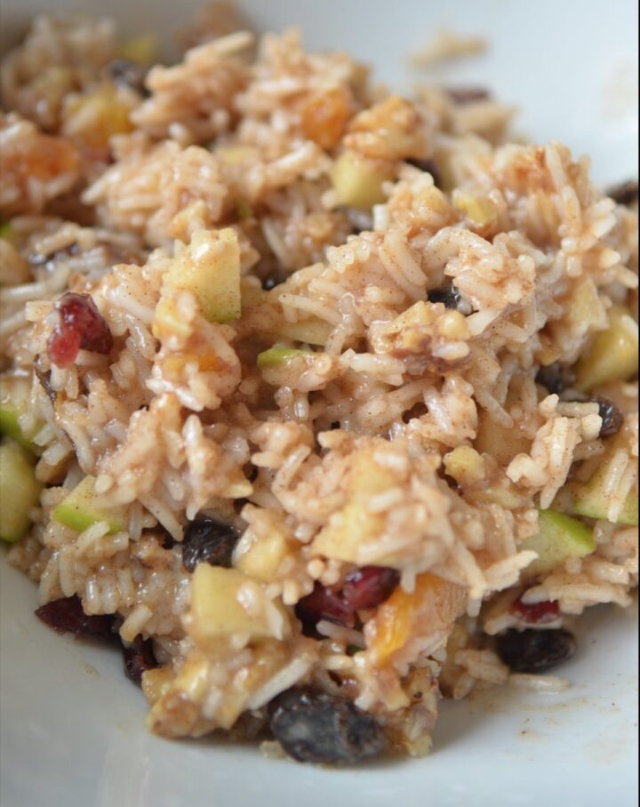 The rice, dried fruit and nut filling to put in ghapama