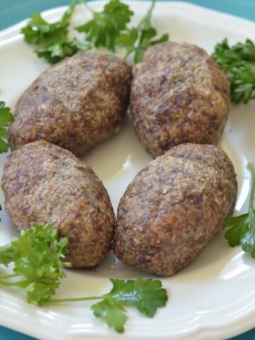 Kufteh garnished with parsley