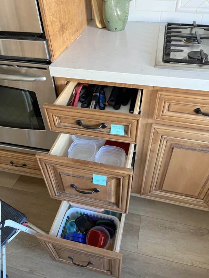 Organized kitchen drawers